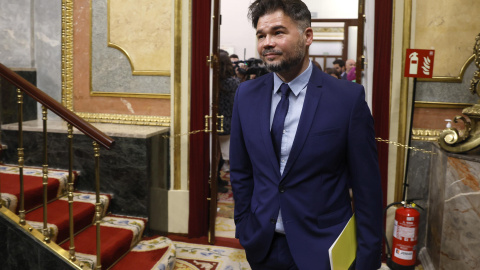 El portavoz de ERC, Gabriel Rufián, a su llegada al pleno del Congreso, el 22 de mayo de 2024. El portavoz de ERC, Gabriel Rufián, a su llegada al pleno del Congreso, el 22 de mayo de 2024.