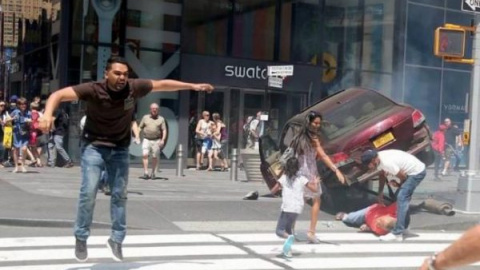 El vídeo completo del brutal atropello en Times Square El vídeo completo del brutal atropello en Times Square