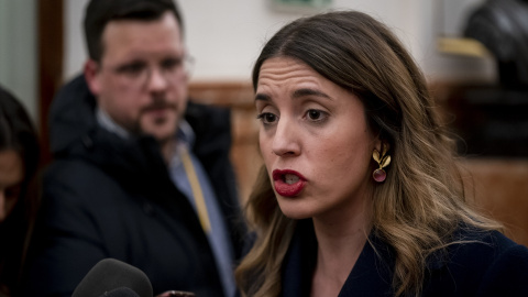 La ministra de Igualdad, Irene Montero, durante una sesión plenaria, en el Congreso de los Diputados, a 21 de febrero de 2023, en Madrid (España). La ministra de Igualdad, Irene Montero, durante una sesión plenaria, en el Congreso de los Diputados, a 21 de febrero de 2023, en Madrid (España).