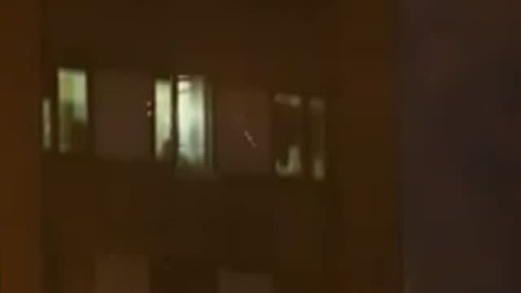 El incendio en una torre de Londres deja ya doce muertos y 70 heridos El incendio en una torre de Londres deja ya doce muertos y 70 heridos