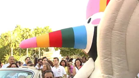 Curro vuelve a desfilar por las calles de Sevilla Curro vuelve a desfilar por las calles de Sevilla