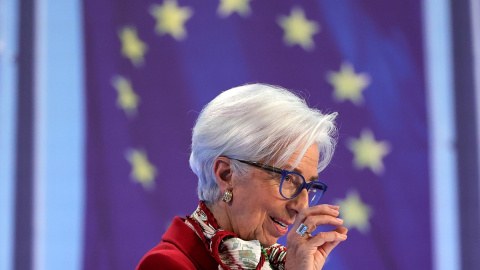 La presidenta del BCE, Christine Lagarde, en la rueda de prensa tras la reunión del Consejo de Gobierno de la entidad en la que se ha decidido subir los tipos al 3,5%, en Fráncfort. EFE/EPA/FRIEDEMANN VOGEL La presidenta del BCE, Christine Lagarde, en la rueda de prensa tras la reunión del Consejo de Gobierno de la entidad en la que se ha decidido subir los tipos al 3,5%, en Fráncfort. EFE/EPA/FRIEDEMANN VOGEL