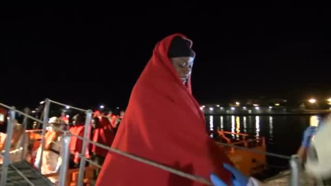 Rescatados 36 migrantes de una patera en Motril Rescatados 36 migrantes de una patera en Motril