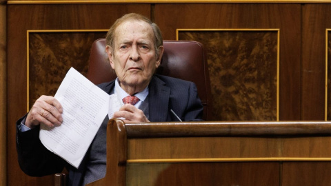 Tamames pone a la venta su discurso de la moción de censura por 4,74 ...