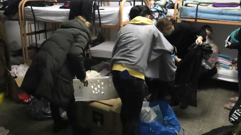 07/03/2022 - Dones ucraïneses en una casa de colònies de Santa Pau, on passaran les properes setmanes. 07/03/2022 - Dones ucraïneses en una casa de colònies de Santa Pau, on passaran les properes setmanes.