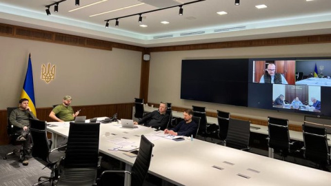 Comienzan las negociaciones por videoconferencia entre Rusia y Ucrania. Comienzan las negociaciones por videoconferencia entre Rusia y Ucrania.