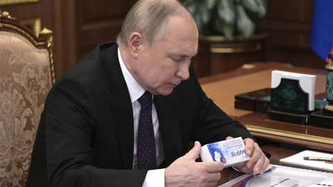 15/03/2022-El presidente ruso Vladimir Putin en una reunión en el Kremlin de Moscú este martes 15 de marzo 15/03/2022-El presidente ruso Vladimir Putin en una reunión en el Kremlin de Moscú este martes 15 de marzo