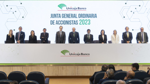 Vista de los miembros del consejo de administración de Unicaja Banco, antes del comienzo de la junta de accionistas de la entidad, en Málaga. Vista de los miembros del consejo de administración de Unicaja Banco, antes del comienzo de la junta de accionistas de la entidad, en Málaga.