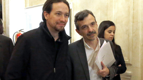 Pablo Iglesias junto al candidato de Podemos a la Comunidad de Madrid, José Manuel López, en su llegada al Fórum Nueva Economía.EFE Pablo Iglesias junto al candidato de Podemos a la Comunidad de Madrid, José Manuel López, en su llegada al Fórum Nueva Economía.EFE