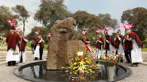 Memorial 'El ojo que llora' en recuerdo de las víctimas de la guerra interna peruana, en Lima. Memorial 'El ojo que llora' en recuerdo de las víctimas de la guerra interna peruana, en Lima.