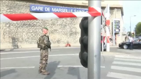 Un hombre mata con un cuchillo a dos personas en Marsella Un hombre mata con un cuchillo a dos personas en Marsella