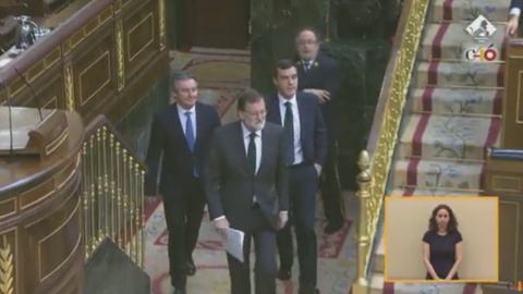 Rajoy aparece en el hemiciclo. Rajoy aparece en el hemiciclo.