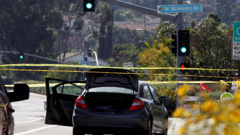 Lugar donde se ha llevado a cabo el tiroteo de la sinagoga en California. REUTERS/John Gastaldo Lugar donde se ha llevado a cabo el tiroteo de la sinagoga en California. REUTERS/John Gastaldo