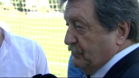 Larrea: "Si no tiene ninguna lesión, Piqué seguirá" Larrea: "Si no tiene ninguna lesión, Piqué seguirá"