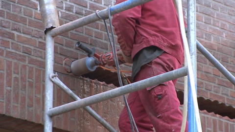 La vuelta al trabajo de este lunes, marcada por las normas de seguridad La vuelta al trabajo de este lunes, marcada por las normas de seguridad