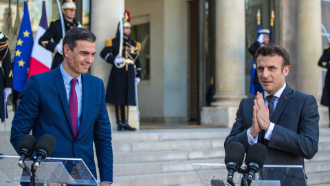 Pedro Sánchez habla con la prensa durante una declaración conjunta con el presidente francés, Emmanuel Macron. Pedro Sánchez habla con la prensa durante una declaración conjunta con el presidente francés, Emmanuel Macron.