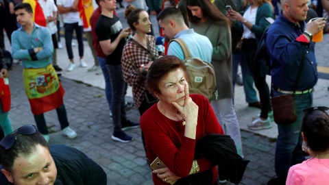 Votantes de Vox esperan el resultado electoral en Madrid. REUTERS/Susana Vera