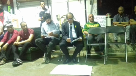 El president de la Generalitat, Quim Torra, reunit amb les persones migrants tancades a la Gardunya El president de la Generalitat, Quim Torra, reunit amb les persones migrants tancades a la Gardunya
