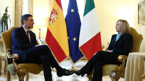 El presidente del Gobierno, Pedro Sánchez, junto a la primera ministra de Italia, Giorgia Meloni, en un encuentro mantenido este miércoles en Roma. El presidente del Gobierno, Pedro Sánchez, junto a la primera ministra de Italia, Giorgia Meloni, en un encuentro mantenido este miércoles en Roma.