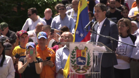 Guaidó pide a más militares que se unan a ellos Guaidó pide a más militares que se unan a ellos
