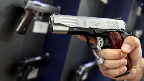 Una pistola.EFE/Archivo Una pistola.EFE/Archivo
