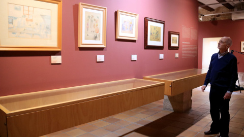 El president del Centre Picasso d'Horta, Elies Gastón, davant d'algunes reproduccions de les evocacions El president del Centre Picasso d'Horta, Elies Gastón, davant d'algunes reproduccions de les evocacions