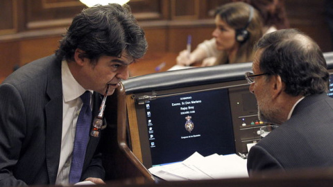 El presidente del Gobierno, Mariano Rajoy, con su (ex) jefe de gabinete, Jorge Moragas, en una imagen de archivo. EFE El presidente del Gobierno, Mariano Rajoy, con su (ex) jefe de gabinete, Jorge Moragas, en una imagen de archivo. EFE