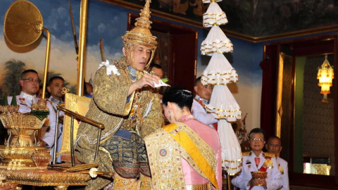 El padre del actual monarca era considerado el padre de la nación y un guía para la mayoría de los tailandeses, que lo veneraban con un fervor casi religioso.