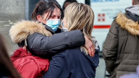 24/02/2022 Dos mujeres ucranianas se abrazan a su llegada al Centro de Recepción, Atención y Derivación de acogida de desplazados de Ucrania, a 18 de marzo de 2022, en Pozuelo de Alarcón, Madrid 24/02/2022 Dos mujeres ucranianas se abrazan a su llegada al Centro de Recepción, Atención y Derivación de acogida de desplazados de Ucrania, a 18 de marzo de 2022, en Pozuelo de Alarcón, Madrid