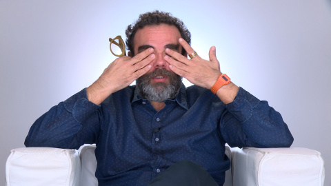 Bob Pop cree que muchos se tapan los ojos ante los bulos y fake news, aunque sean mentira, si refuerzan sus odios y prejuicios. / LATE MOTIV Bob Pop cree que muchos se tapan los ojos ante los bulos y fake news, aunque sean mentira, si refuerzan sus odios y prejuicios. / LATE MOTIV