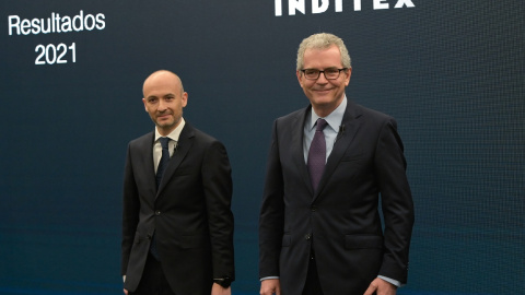 El hasta ahora presidente de Inditex, Pablo Isla (d), y el nuevo consejero delegado Óscar García Maceiras (i), en la presentación de los resultados de 2022, en Arteixo (A Coruña). E.P./M. Dylan El hasta ahora presidente de Inditex, Pablo Isla (d), y el nuevo consejero delegado Óscar García Maceiras (i), en la presentación de los resultados de 2022, en Arteixo (A Coruña). E.P./M. Dylan