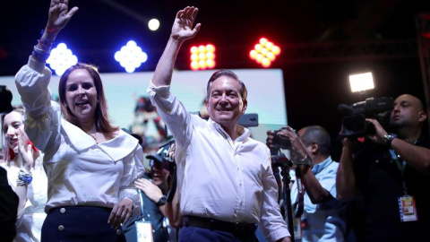 05/05/2019 - El candidato presidencial Laurentino Cortizo celebra su victoria tras conocer el resultado de las elecciones de este domingo en Panamá | EFE/ Bienvenido Velasco 05/05/2019 - El candidato presidencial Laurentino Cortizo celebra su victoria tras conocer el resultado de las elecciones de este domingo en Panamá | EFE/ Bienvenido Velasco