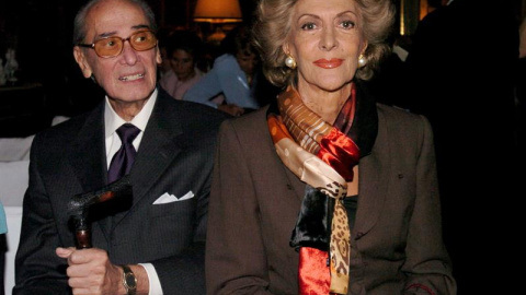 Pitita Ridruejo, junto a su marido José Manuel Stilianopulos, en Madrid en 2004. EFE/Alberto Martín Pitita Ridruejo, junto a su marido José Manuel Stilianopulos, en Madrid en 2004. EFE/Alberto Martín