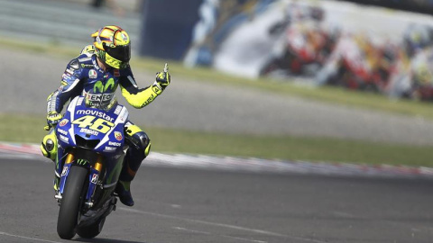 Valentino Rossi celebra su victoria en el GP de Argentina. /EFE Valentino Rossi celebra su victoria en el GP de Argentina. /EFE