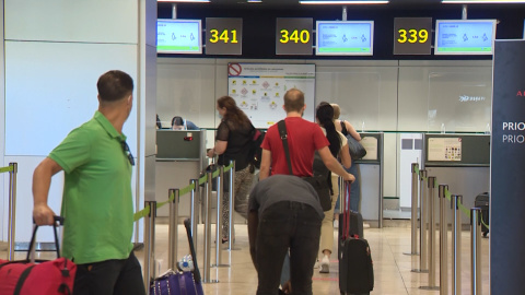 España abre mañana sus fronteras a 12 países de fuera de la UE España abre mañana sus fronteras a 12 países de fuera de la UE