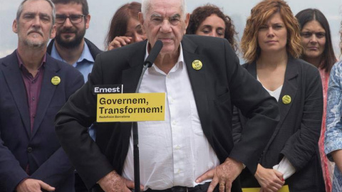 En el centro, Ernest Maragall, alcaldable en Barcelona por ERC, en una rueda de prensa junto al resto de su candidatura. (QUIQUE GARCÍA | EFE) En el centro, Ernest Maragall, alcaldable en Barcelona por ERC, en una rueda de prensa junto al resto de su candidatura. (QUIQUE GARCÍA | EFE)