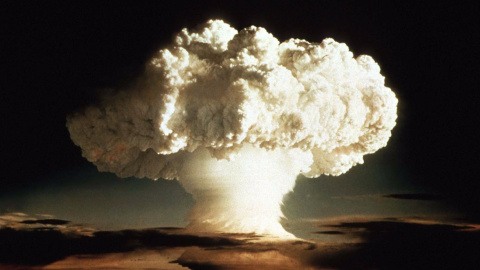 El hongo formado por la explosión de Ivy Mike, la primera bomba de hidrógeno, en octubre de 1952. REUTERS El hongo formado por la explosión de Ivy Mike, la primera bomba de hidrógeno, en octubre de 1952. REUTERS