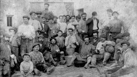 Marineros y percebeiros de Malpica, en 1908. / ARCHIVO XURXO ALFEIRÁN Marineros y percebeiros de Malpica, en 1908. / ARCHIVO XURXO ALFEIRÁN