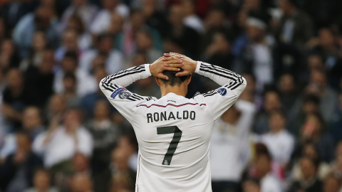 Cristiano se lamenta durante el partido. Reuters / Sergio Pérez
