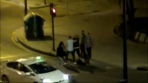 Los vecinos de un barrio de Valencia hartos de las peleas multitudinarias en sus calles Los vecinos de un barrio de Valencia hartos de las peleas multitudinarias en sus calles