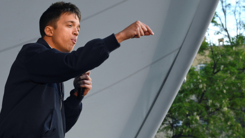 09/05/2019.- El candidato a la Comunidad Iñigo Errejón, interviene durante el acto previo al inicio de campaña electoral para los comicios del 26 de mayo, este jueves en Madrid. EFE/Victor Lerena