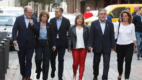 09/05/2019.- Los candidatos socialistas a la Comunidad, Ángel Gabilondo (i), y al Ayuntamiento de Madrid, Pepu Hernández (2d), acompañados por la ministra de Justicia en funciones, Dolores Delgado (2i) y de Transición Ecológica, Teresa Ribe