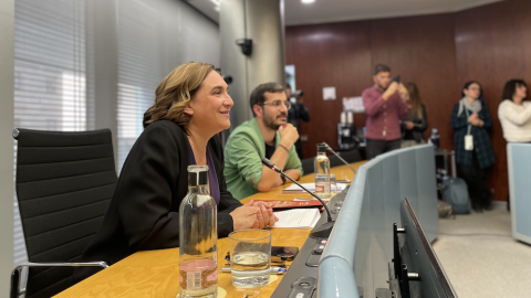 L'alcaldessa de Barcelona, Ada Colau, responent les preguntes dels redactors del projecte RED durant l'entrevista L'alcaldessa de Barcelona, Ada Colau, responent les preguntes dels redactors del projecte RED durant l'entrevista