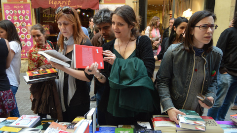 Puestos de libros en las calles de Barcelona./ Javier Coria