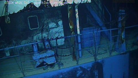 Fotografía facilitada por el Ministerio de Fomento de una imagen captada por el robot submarino (ROV) que está inspeccionando el pesquero ruso Oleg Naydenov. EFE