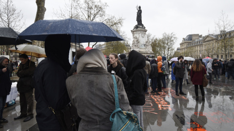 Nueva concentración del movimiento Nuit Debout, en la Plaza de la Repúbilca de París. AFP / DOMINIQUE FAGET Nueva concentración del movimiento Nuit Debout, en la Plaza de la Repúbilca de París. AFP / DOMINIQUE FAGET