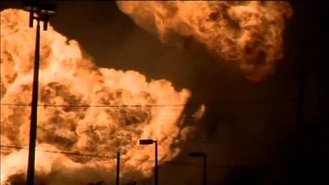 Gran incendio en Michigan por una fuga de gas Gran incendio en Michigan por una fuga de gas