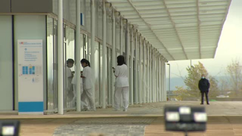 El hospital de pandemias Isabel Zendal recibe a sus primeros pacientes El hospital de pandemias Isabel Zendal recibe a sus primeros pacientes
