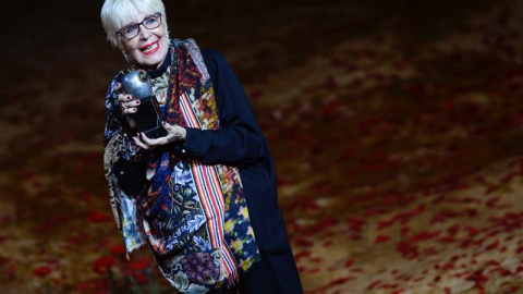 La actriz Concha Velasco recibe el Premio Max de Honor 2019 en la gala de los XXII premios Max de las artes escénicas, celebrada esta noche en el Teatro Calderón de Valladolid. /EFE La actriz Concha Velasco recibe el Premio Max de Honor 2019 en la gala de los XXII premios Max de las artes escénicas, celebrada esta noche en el Teatro Calderón de Valladolid. /EFE