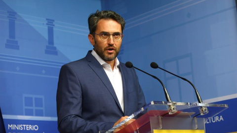 13/06/2018.- El ministro de Cultura, Máxim Huerta, anuncia su dimisión durante su comparecencia esta tarde en la sede del ministerio, tras conocerse que defraudó a Hacienda 218.000 euros y que ha debido abonar por ello 366.000 euros. El min 13/06/2018.- El ministro de Cultura, Máxim Huerta, anuncia su dimisión durante su comparecencia esta tarde en la sede del ministerio, tras conocerse que defraudó a Hacienda 218.000 euros y que ha debido abonar por ello 366.000 euros. El min